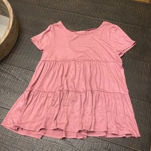 Short sleeved open back pink tee